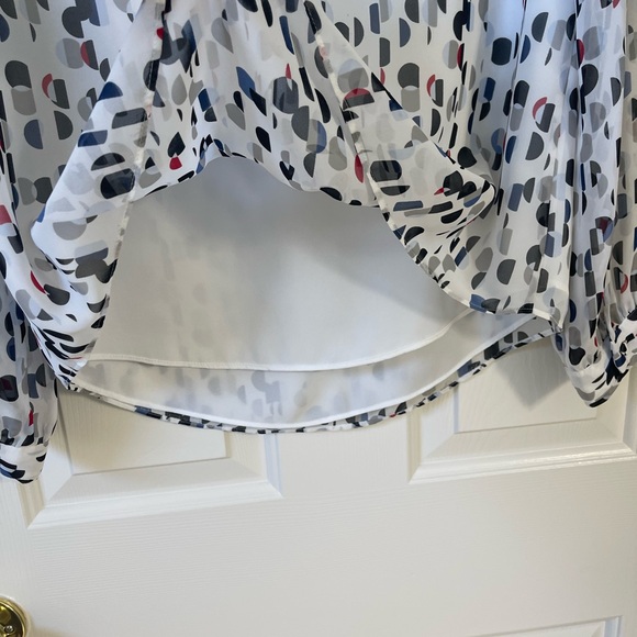 WHBM Ruffle Front Pullover blouse - 10 - Picture 6 of 7